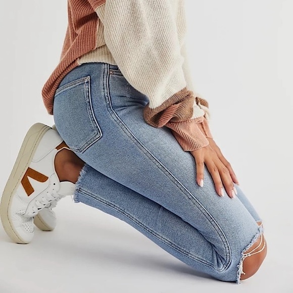 Free People Denim - FREE PEOPLE High Rise Jeans Size 27